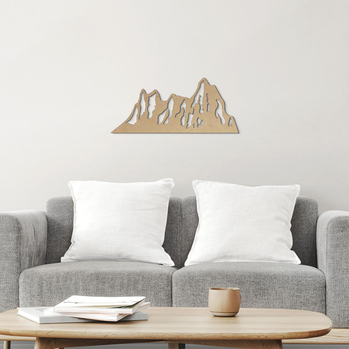 Montaña nevada - Figura decorativa en madera